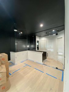 Closing in stairs glass partitions