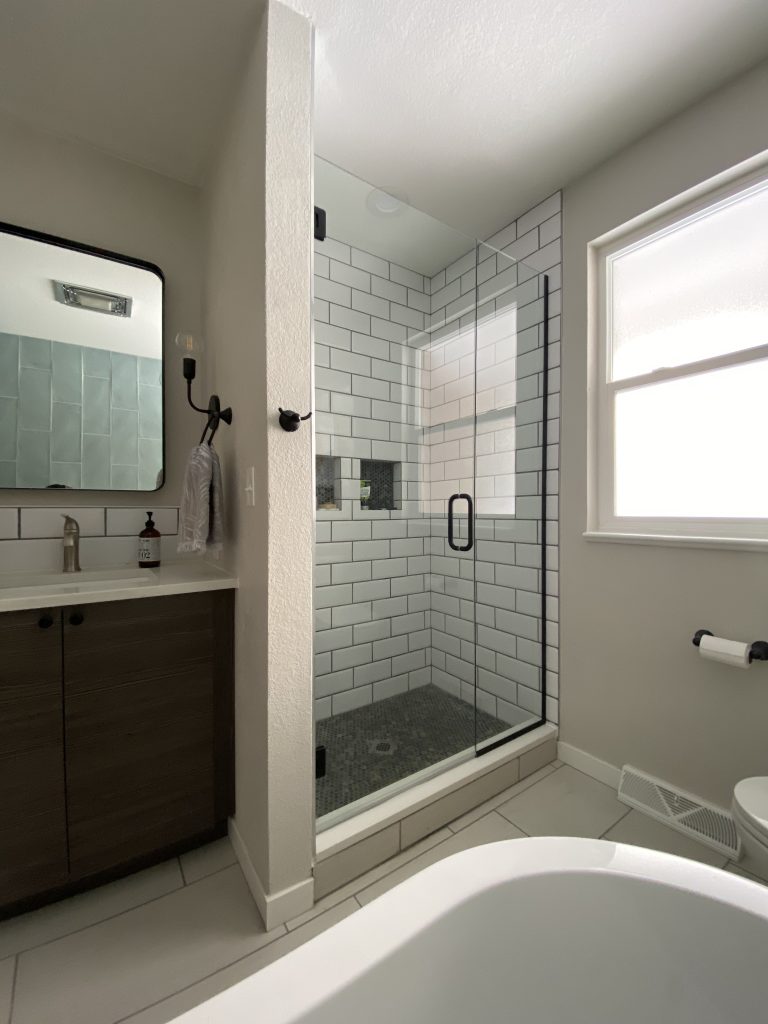 Door & Panel Shower Glass Layout