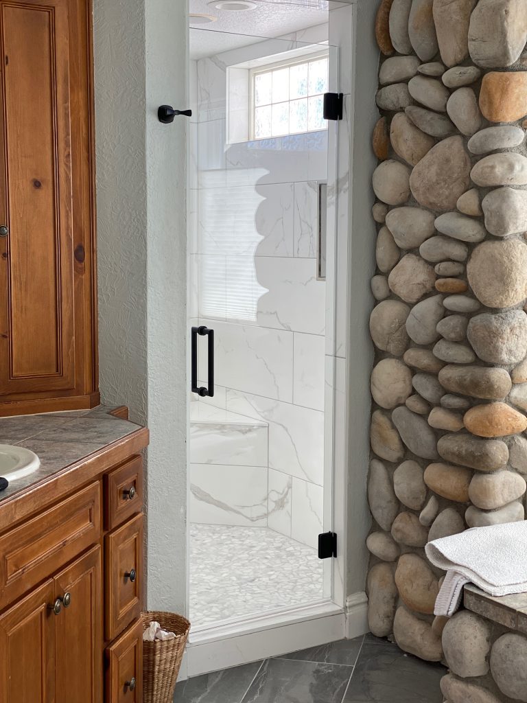 Single Door Frameless Shower