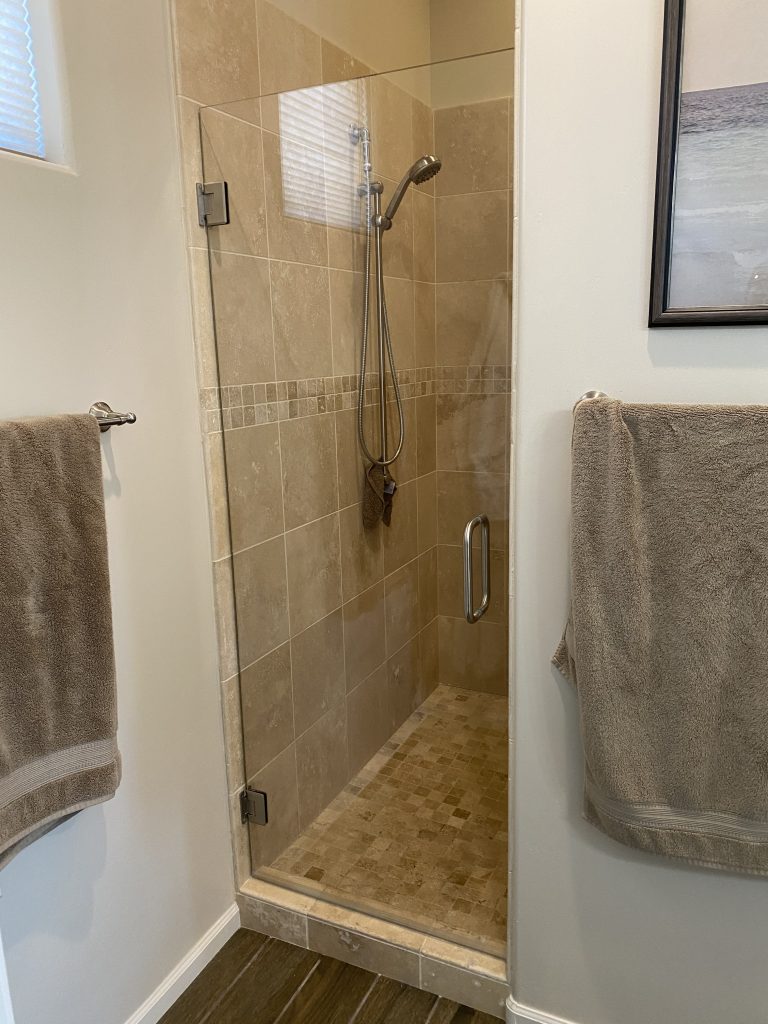 Single Door Frameless Shower