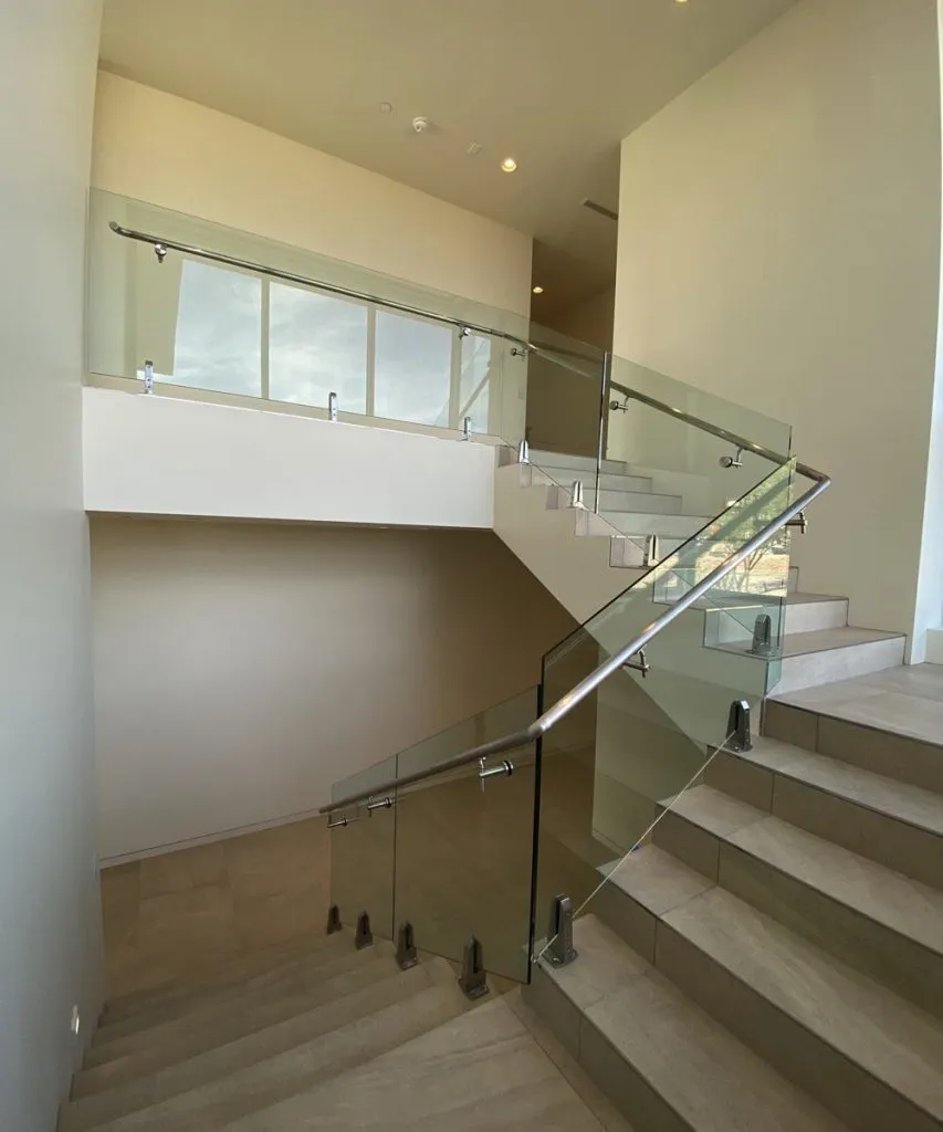 frameless glass railing